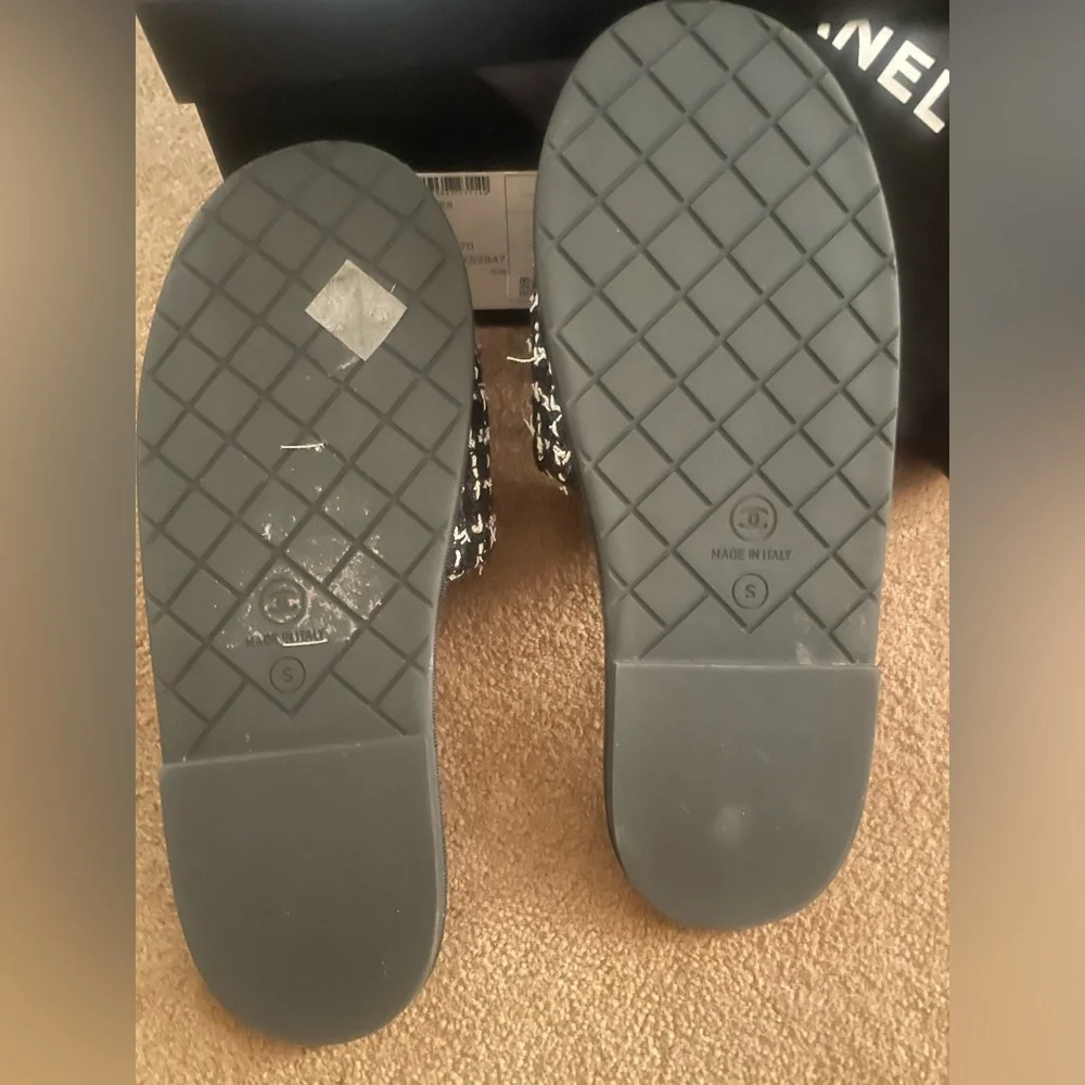 Chanel Tweed Black and White Slippers. Small. - Picture 6 of 7
